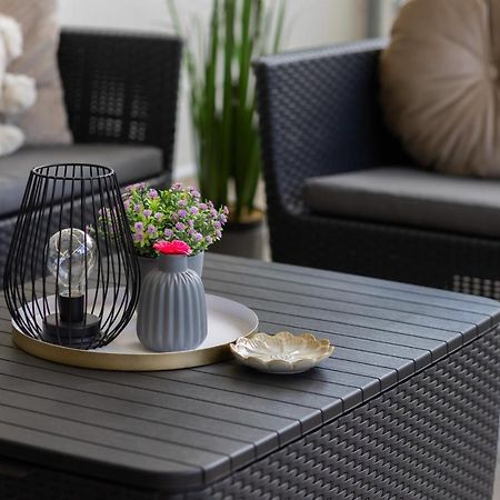 Deluxe Apartment Wronia 45 With Ac, Parking & Balcony By Renters Prestige Varsóvia Exterior foto